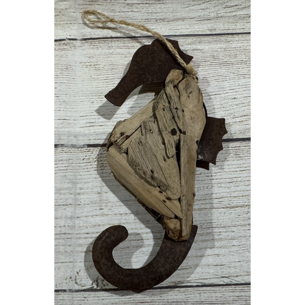Lot of 2 Driftwood & Metal Whale and Seahorse Hanging Decor 6" Ornament TubH4 - Picture 3 of 6